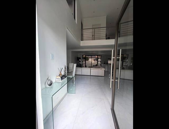 5 BEDROOM HOUSE FOR SALE IN MONAVONI